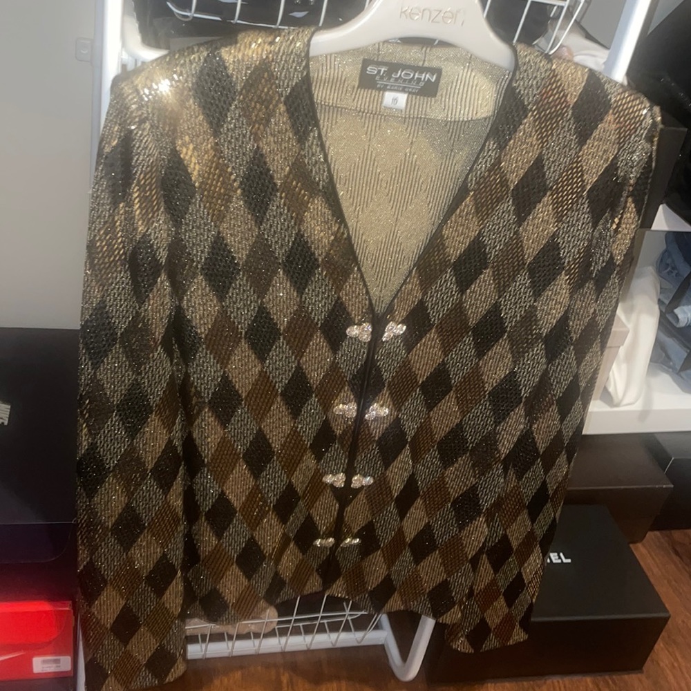 Stunning!!!! St. John Blazer size 10
